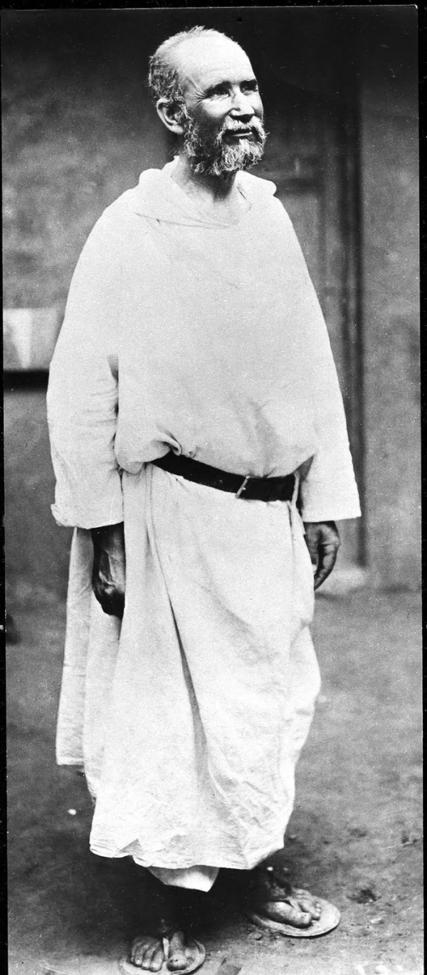 Statue de Saint Charles de Foucauld